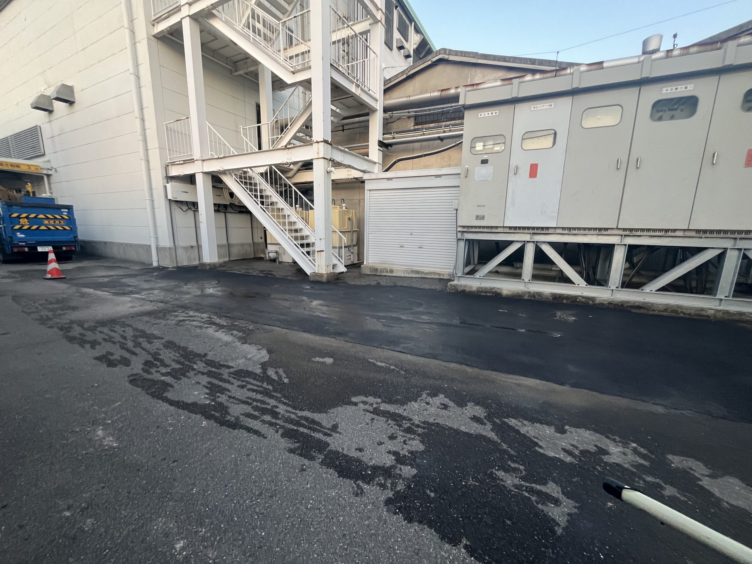 工場敷地内搬入路修繕
