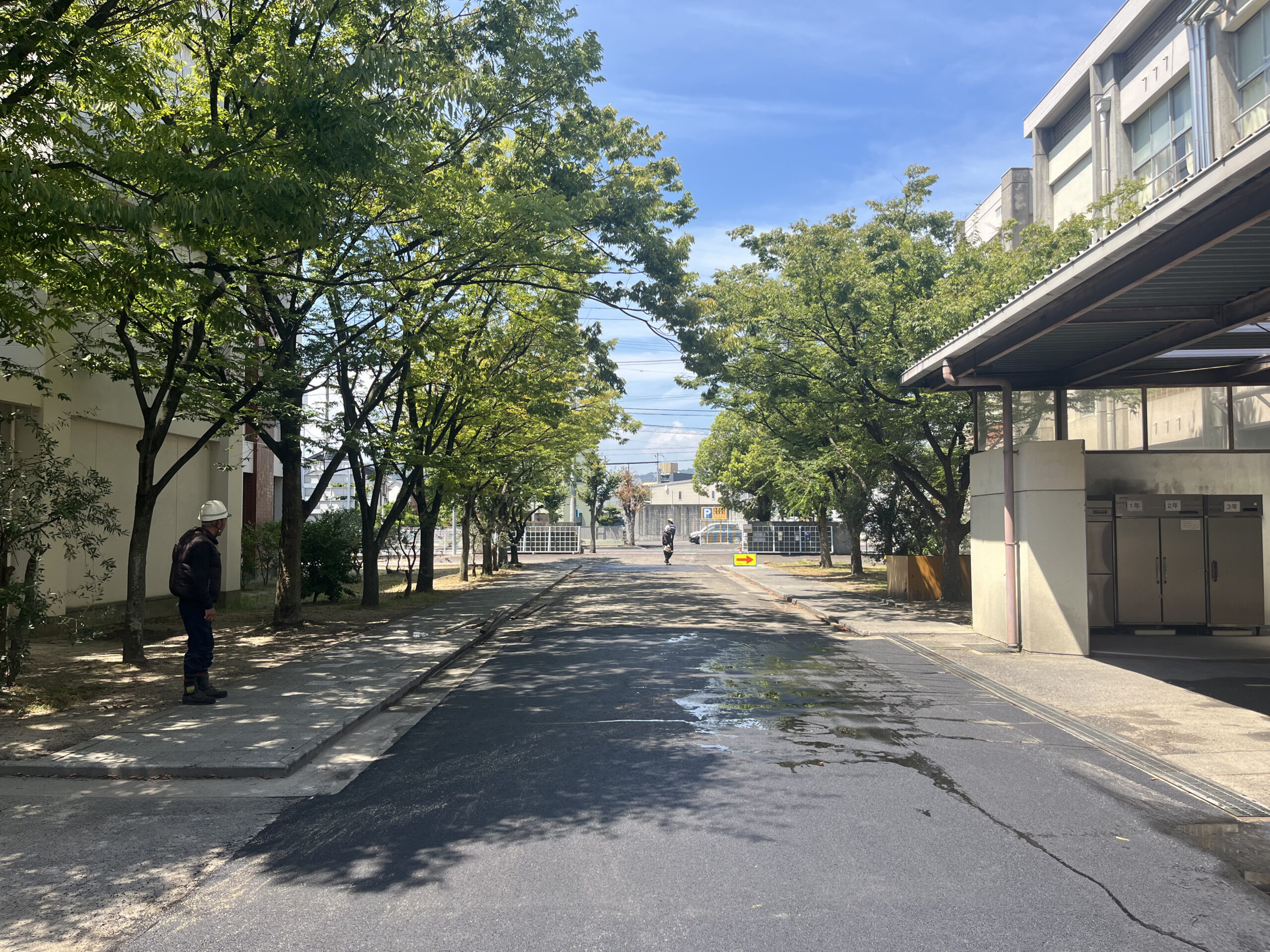 学校玄関前舗装修繕